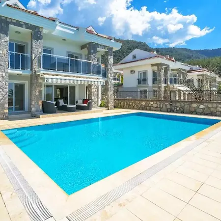 Golden-oludeniz'de Doga Manzarali Luks Villa *